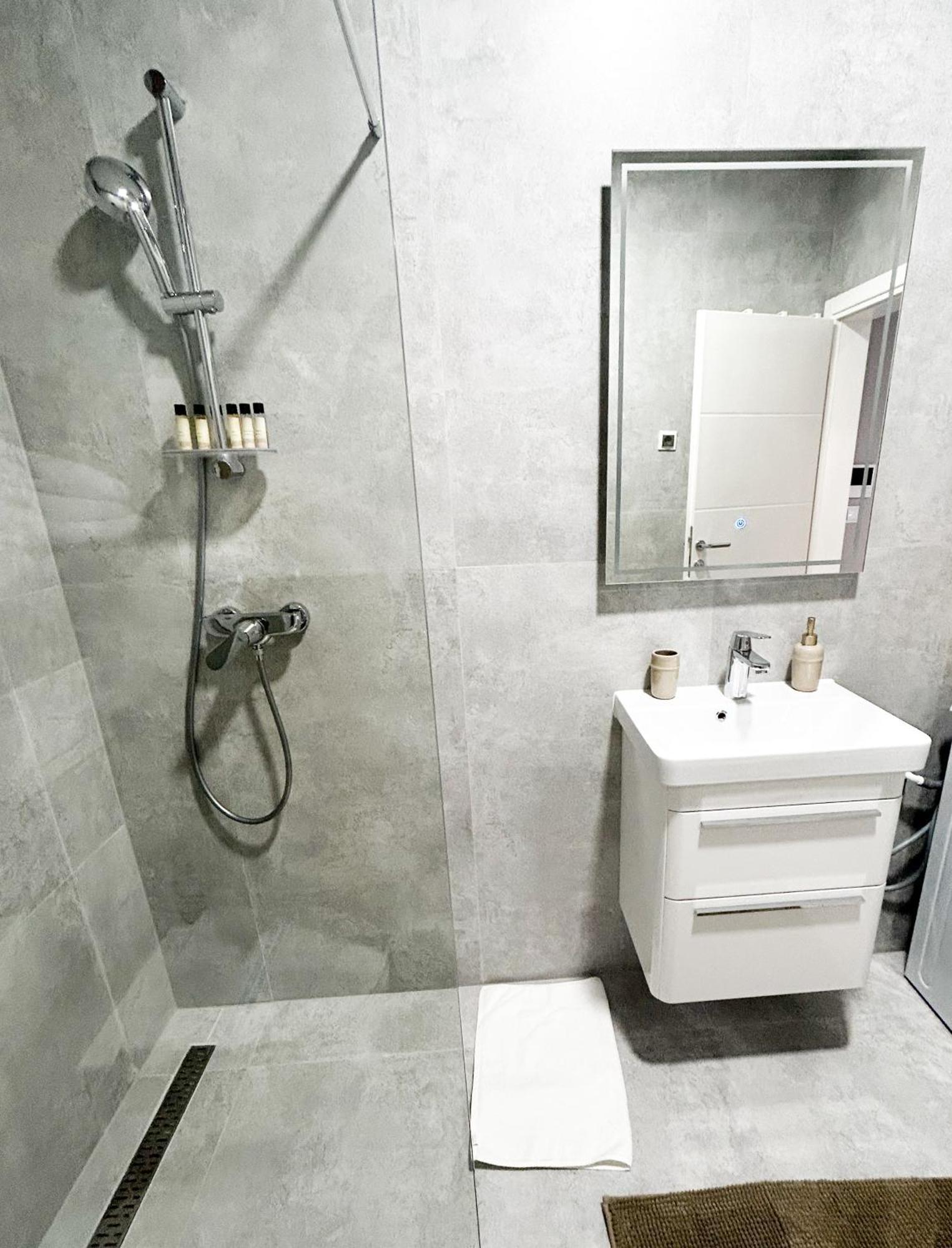 Merak2 Apartment- Free Private Parking Mostar Exteriör bild